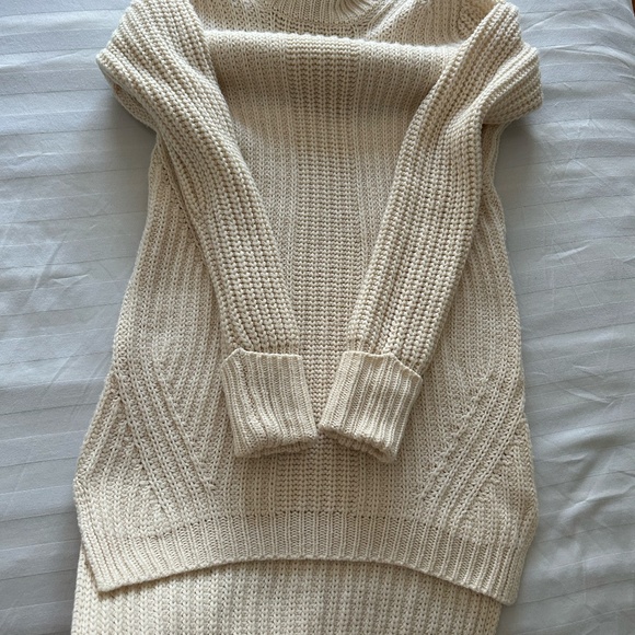 Max Studio knit turtleneck dress- size S - Picture 8 of 9